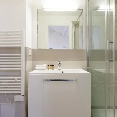 Doris Yourhosthelper