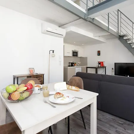 Doris Yourhosthelper كان